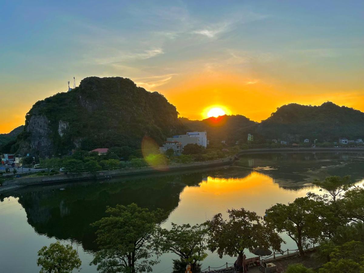 Cat Ba Rosalia Hotel Dong Khe Sau Buitenkant foto