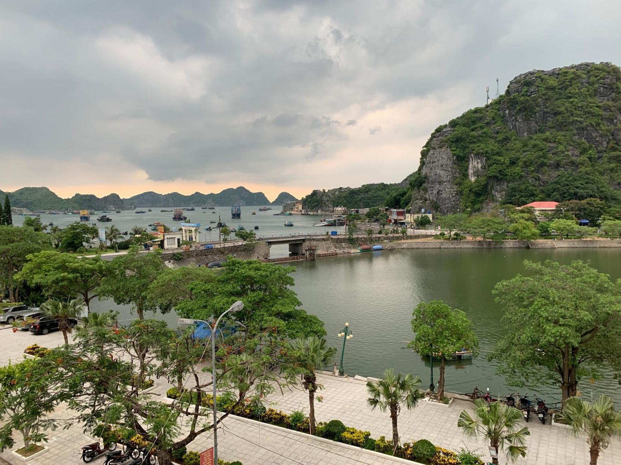 Cat Ba Rosalia Hotel Dong Khe Sau Buitenkant foto